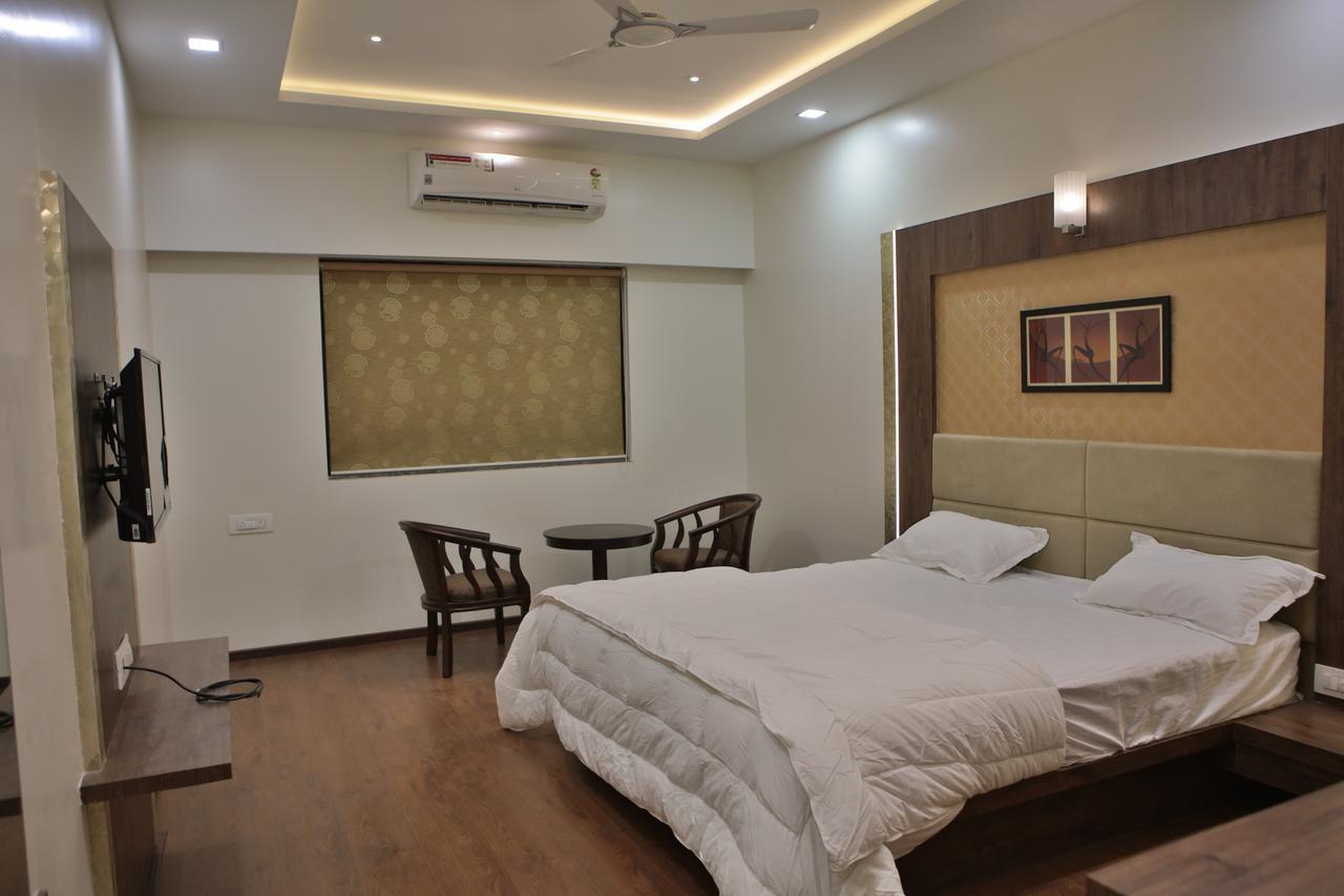 Hotel K P Pride Jālgaon 외부 사진