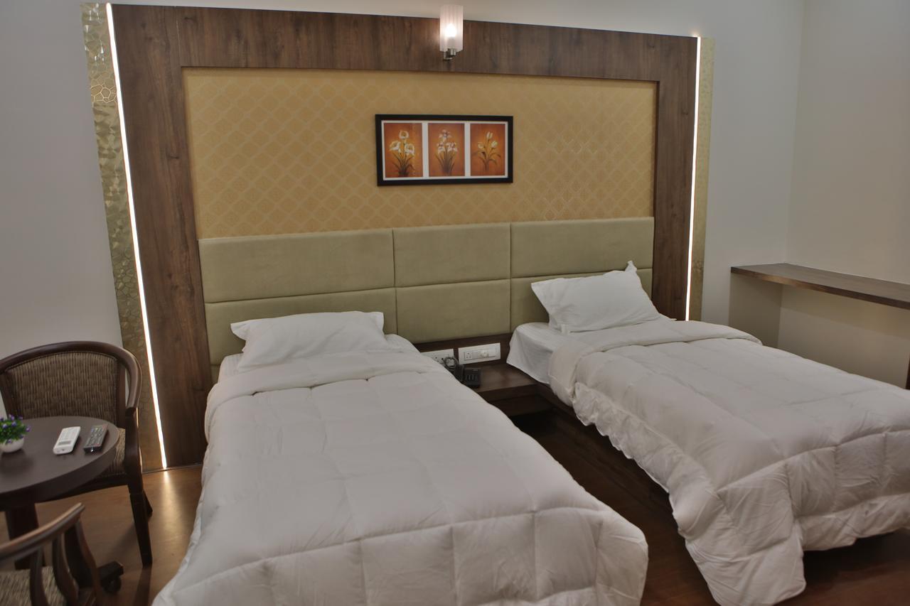Hotel K P Pride Jālgaon 외부 사진